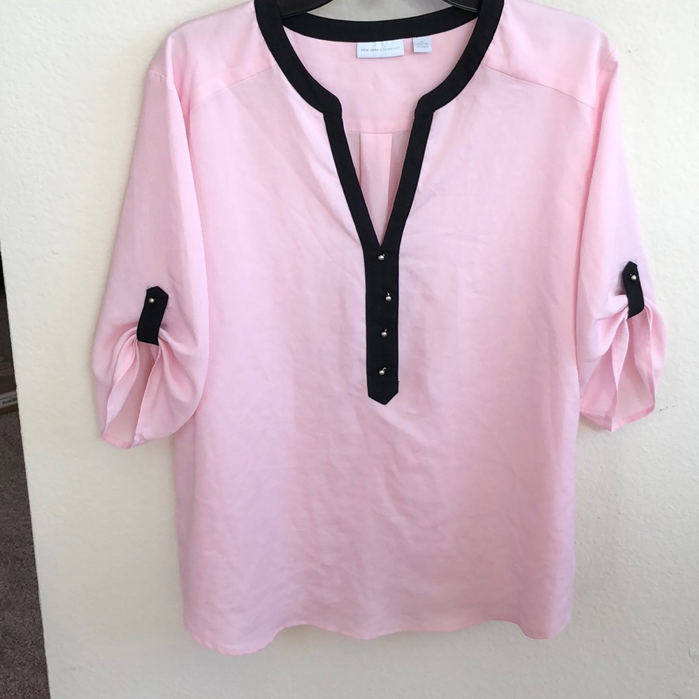 New York and Company Pink blouse. XL.